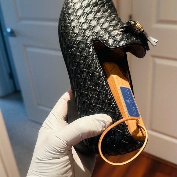 JITAI Black Gold Medal Tassel Loafers. - Picture 4 of 9